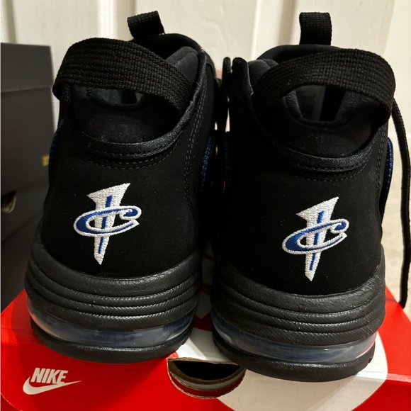 Nike - Picture 1 of 5